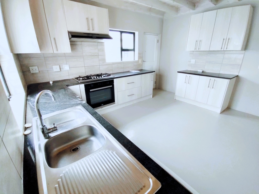 2 Bedroom Property for Sale in Britannia Reef Estate Western Cape